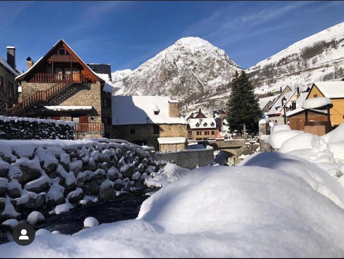 Tredos, Casa Adosada. Baqueira Esterno foto