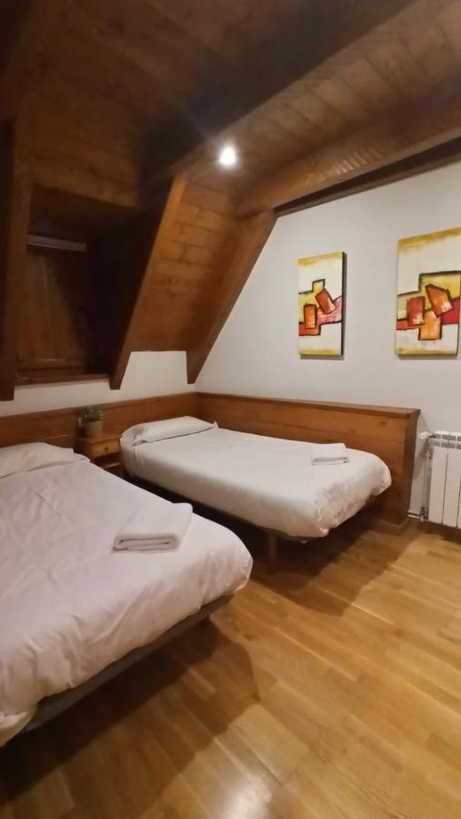 Tredos, Casa Adosada. Baqueira Esterno foto